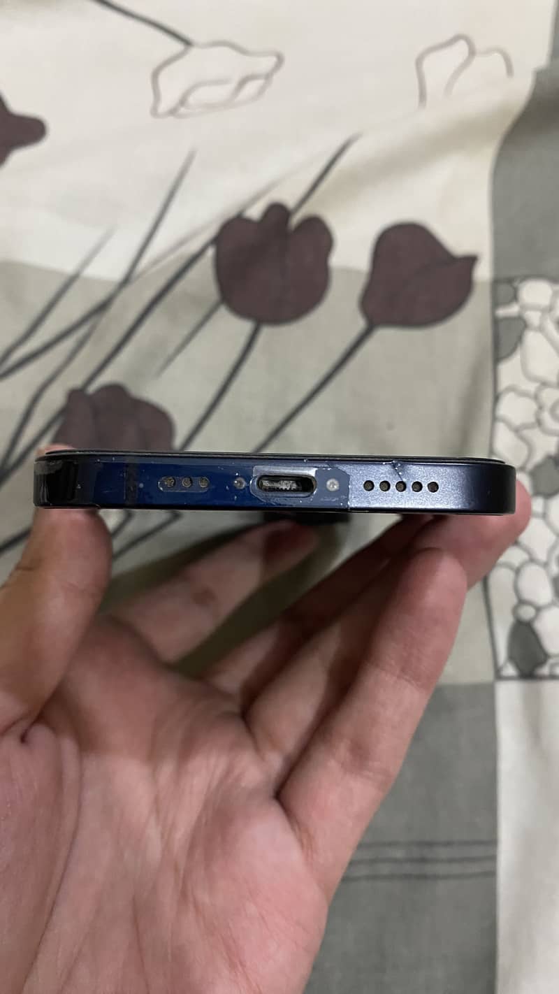Apple iPhone 12 2