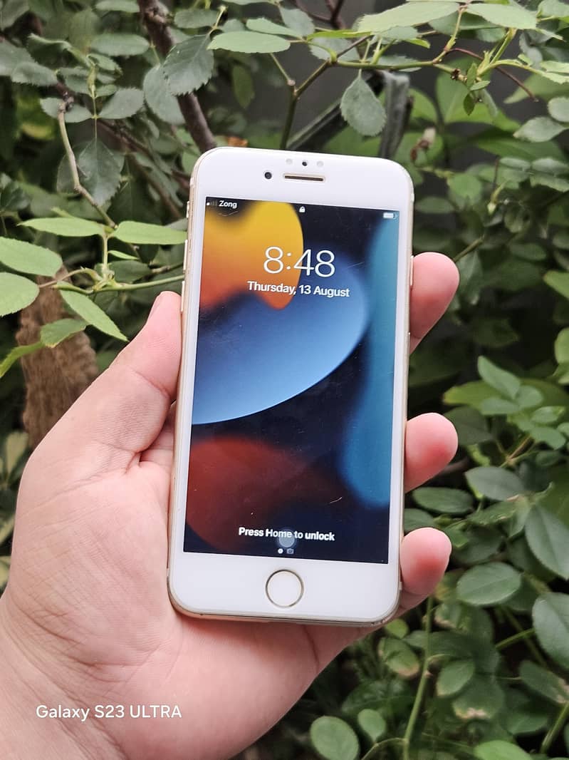 Apple iPhone 7 3