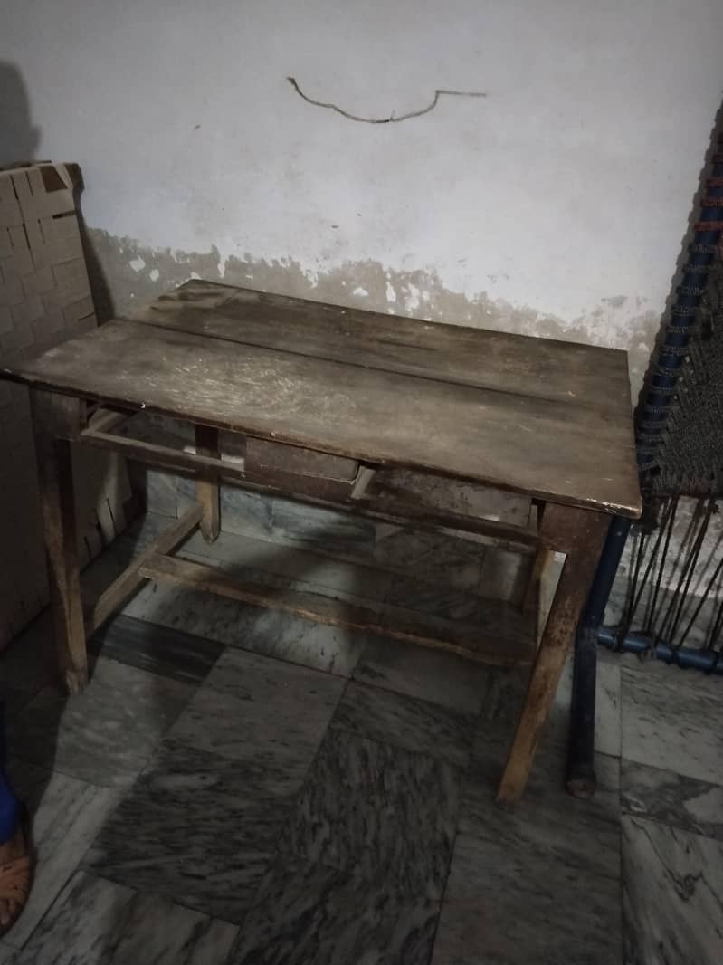 WOODEN TABLE 1