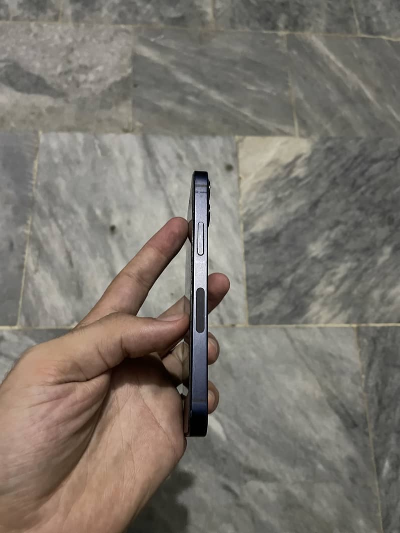 Apple iPhone 12 mini 3