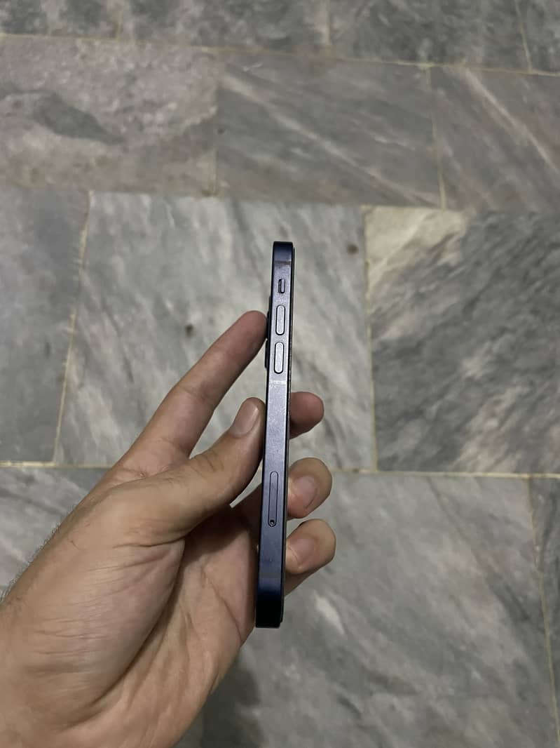 Apple iPhone 12 mini 4