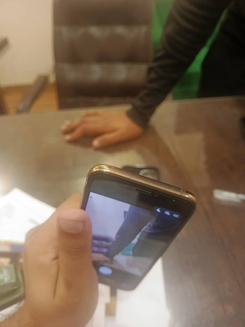 Apple iPhone 11 Pro 2
