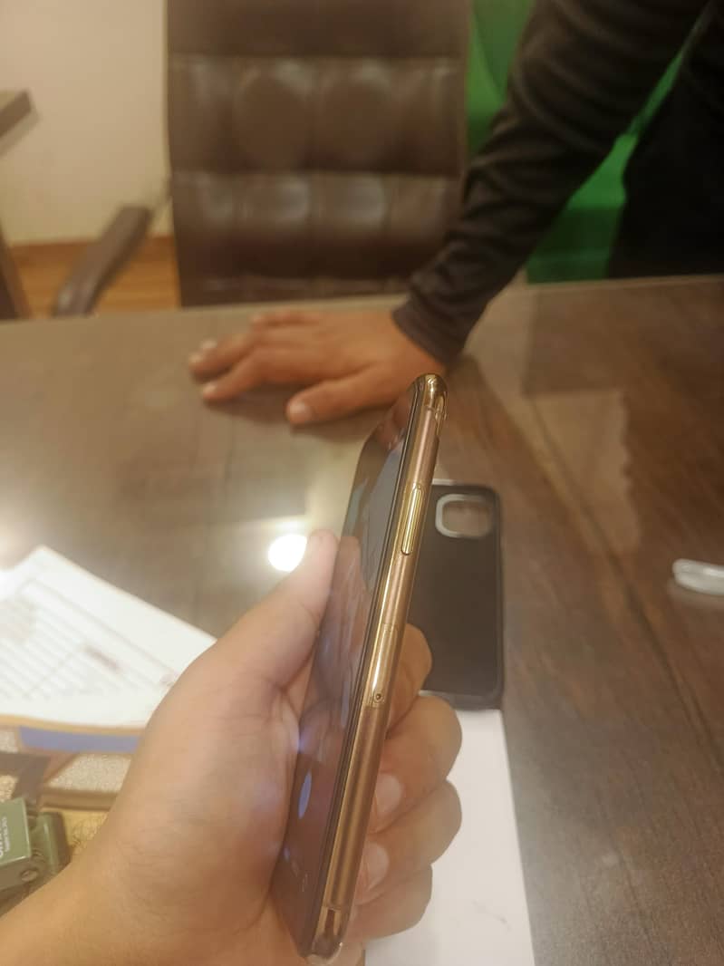 Apple iPhone 11 Pro 3
