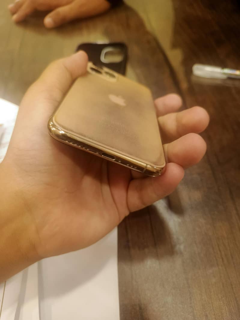 Apple iPhone 11 Pro 5