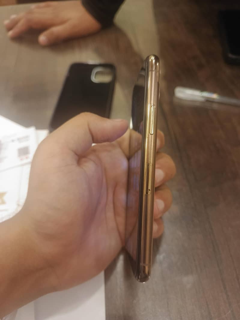 Apple iPhone 11 Pro 8