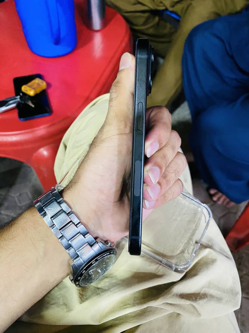 Apple iPhone 15 2