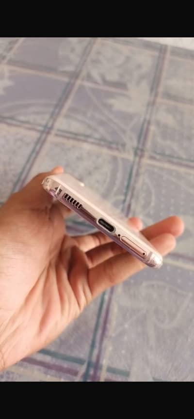 Samsung Mobile S21 exchange only with iphone