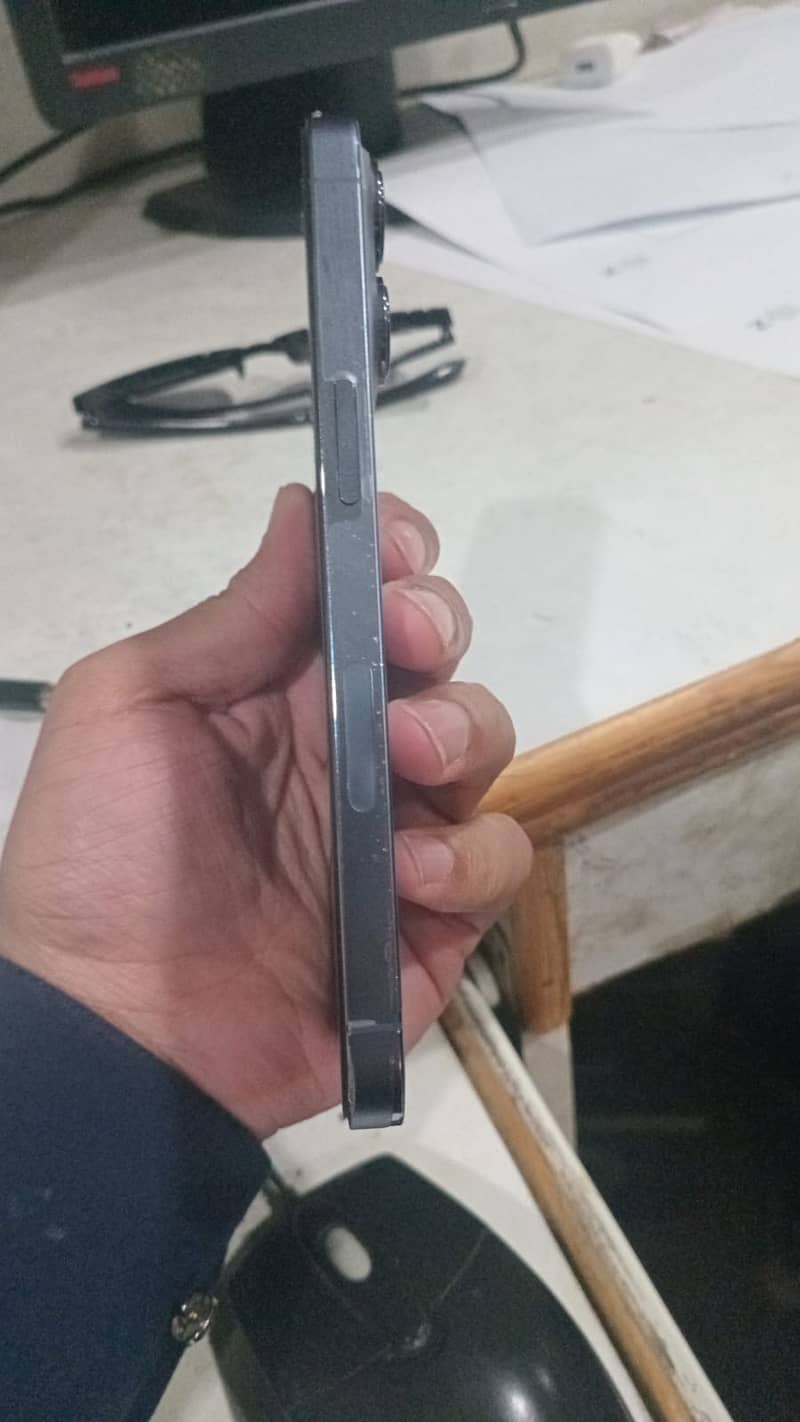 Apple iPhone 13 Pro 1