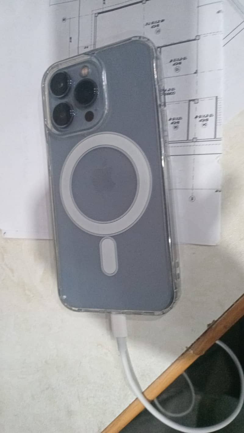 Apple iPhone 13 Pro 4