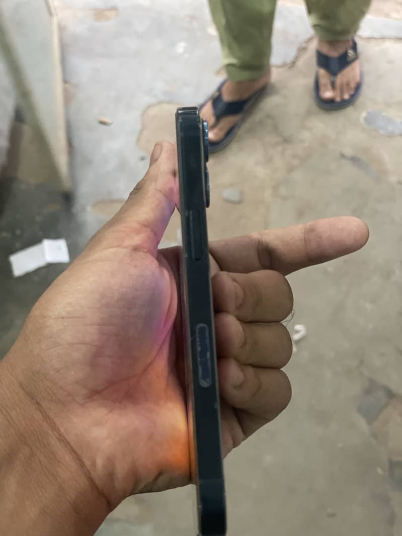 Apple iPhone 13 3