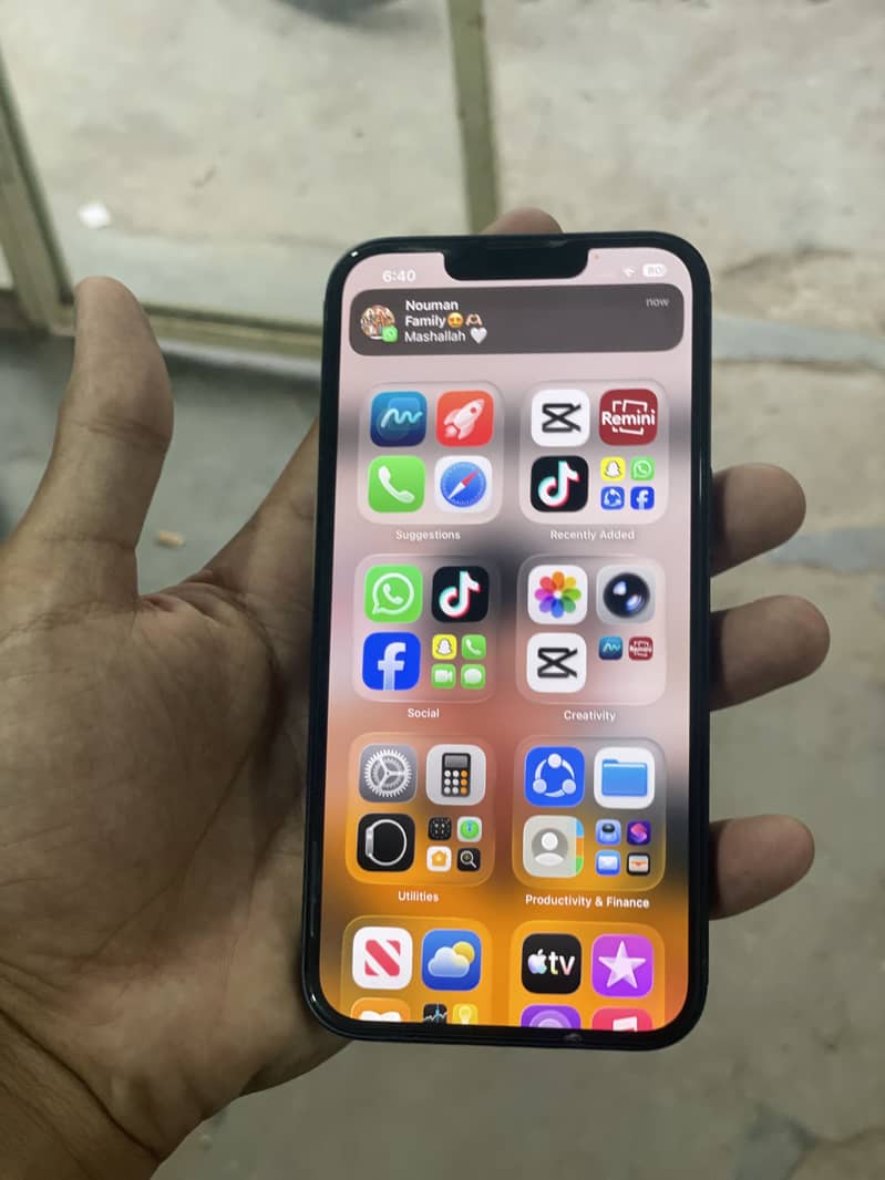 Apple iPhone 13 4