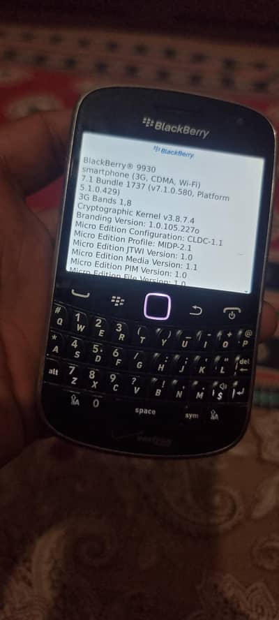 BlackBerry 9930