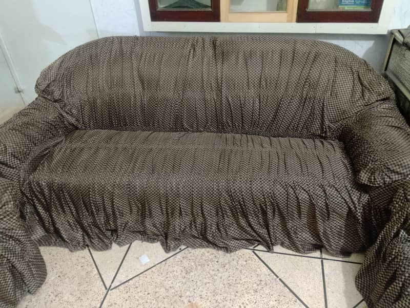 5-Seater Sofa Set (3+1+1) with Covers – Excellent Condition 2