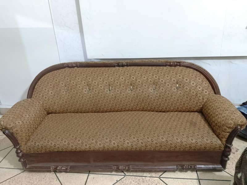5-Seater Sofa Set (3+1+1) with Covers – Excellent Condition 3