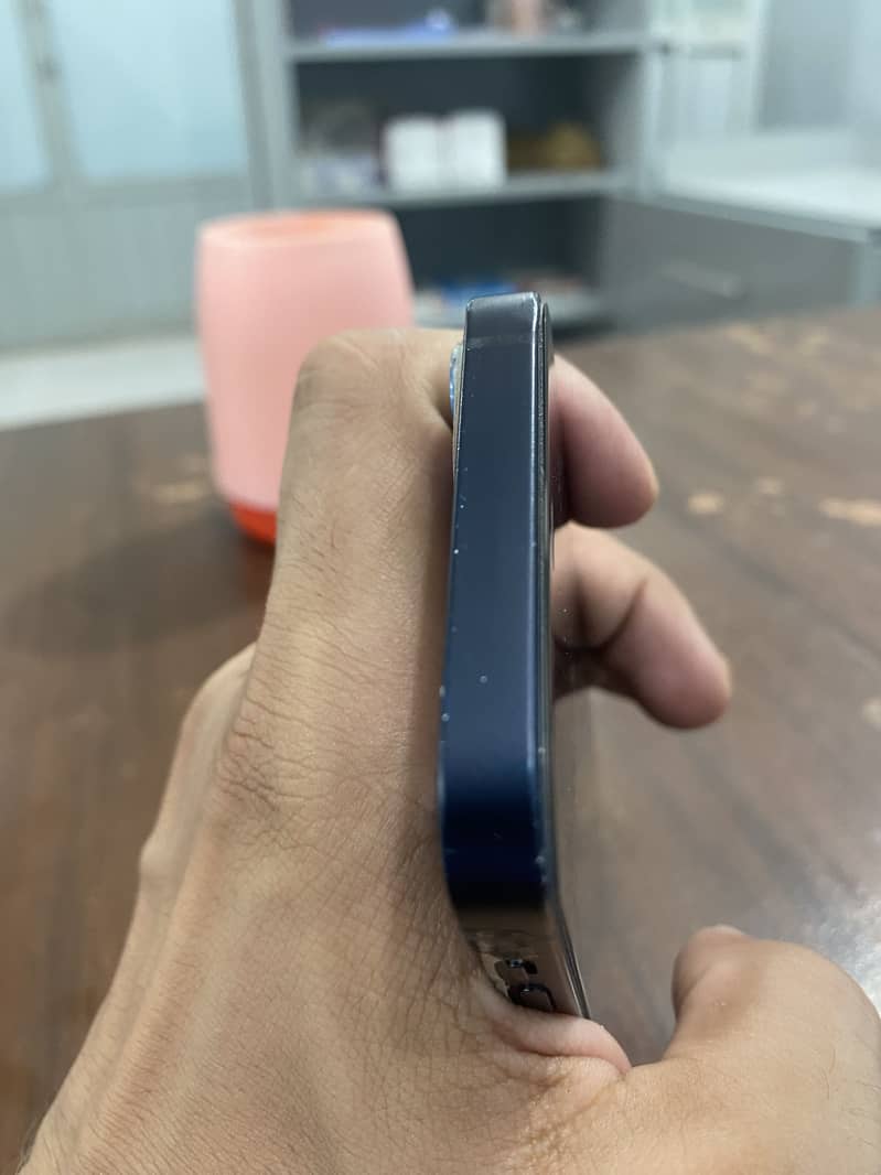 Iphone 12 mini 4