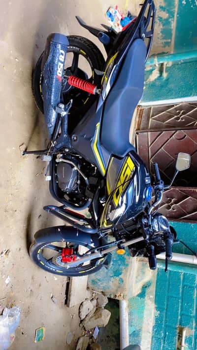 Honda cb 150f just like new only 2500 km driven
