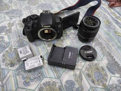 Canon EOS 700D almost new condition
