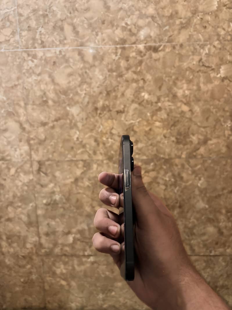Apple iPhone 14 Pro 1
