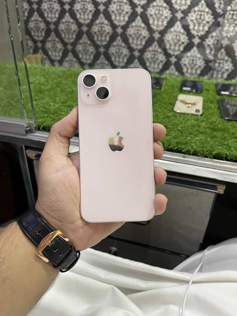 Apple iPhone 13 0