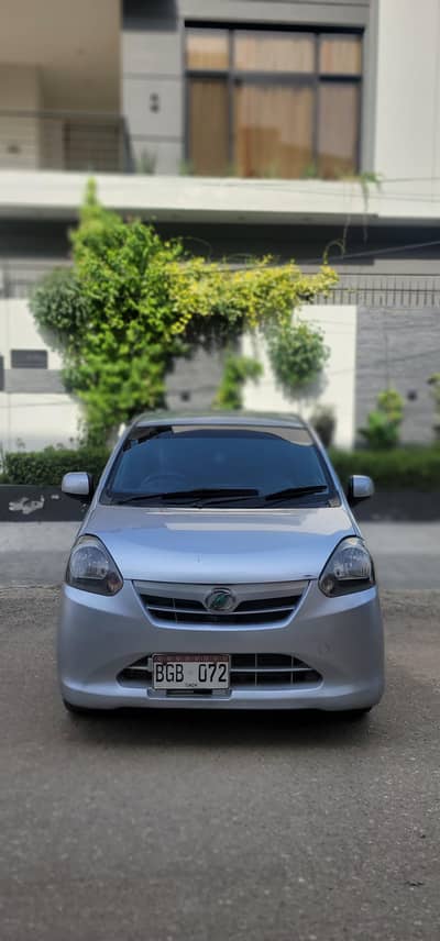 Daihatsu Mira 2012