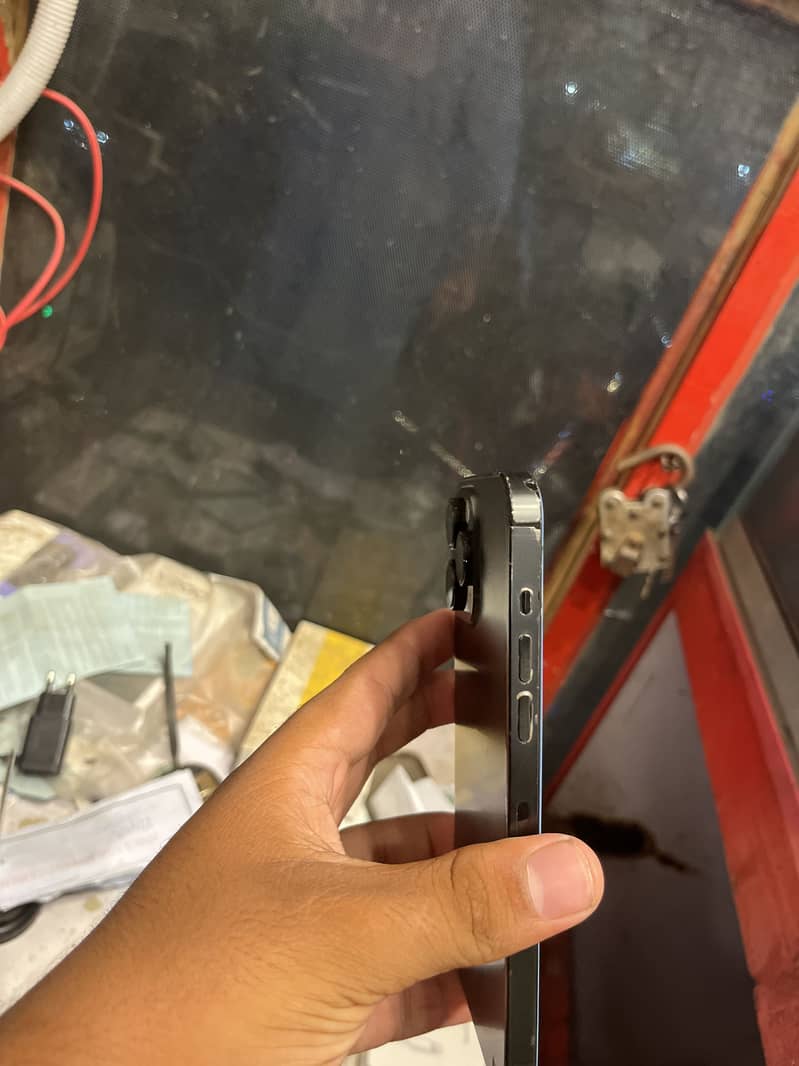 Apple iPhone 14 Pro Max 1