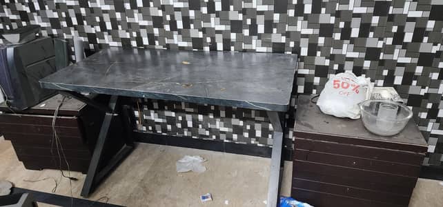 Pc Table with steel stand
