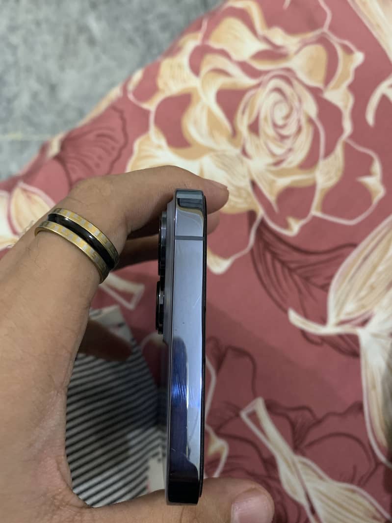 Apple iPhone 13 Pro Max 5