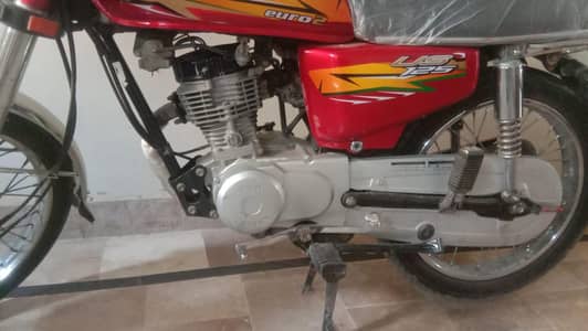 WhatsApp number  03262889454//United 125 cc bike urgent for sale