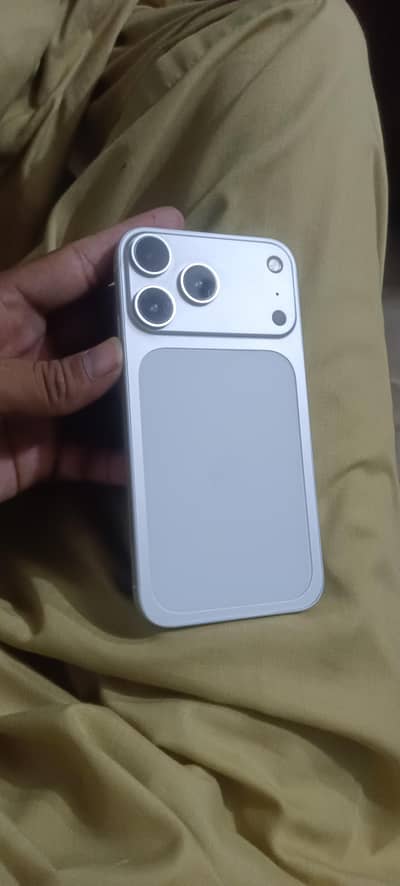 Apple iPhone XR  17 converted 128 gb factory unlock 03034099380
