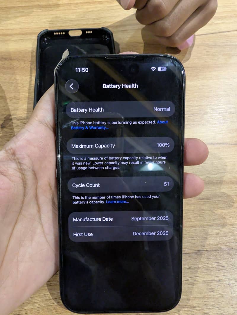 Apple iPhone 16 2