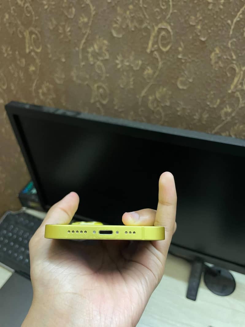 Apple iPhone 14 4