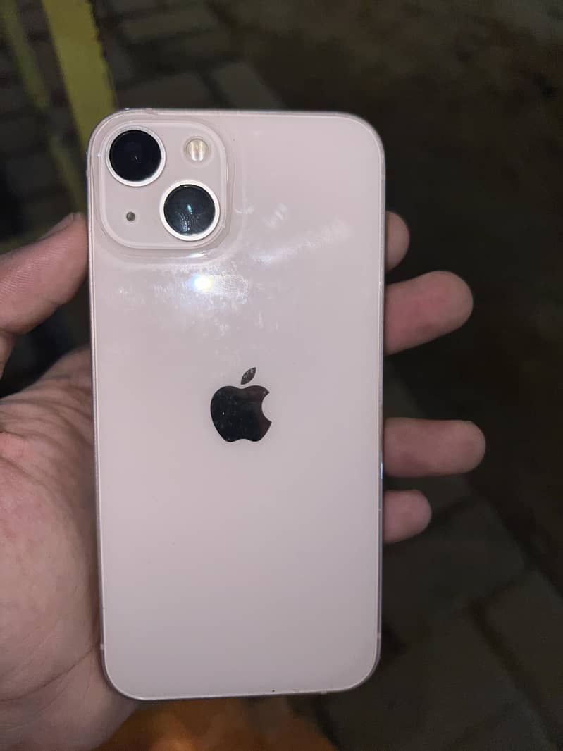 Apple iPhone 13 4