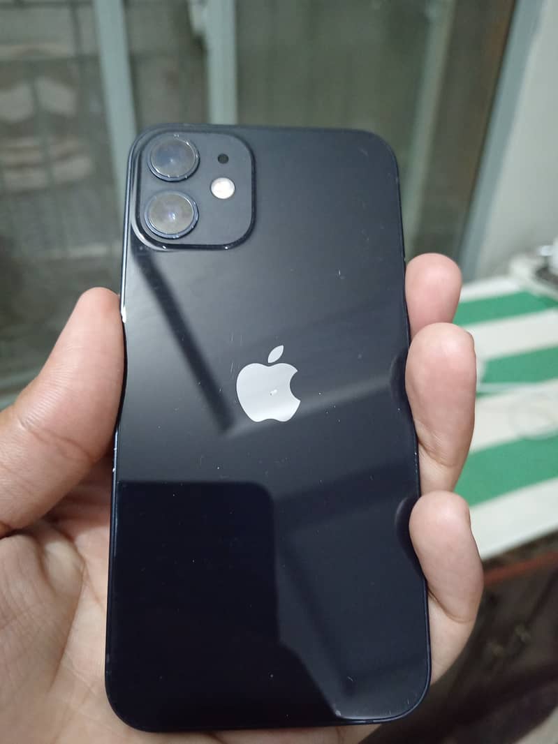 Apple iPhone 12 mini 4