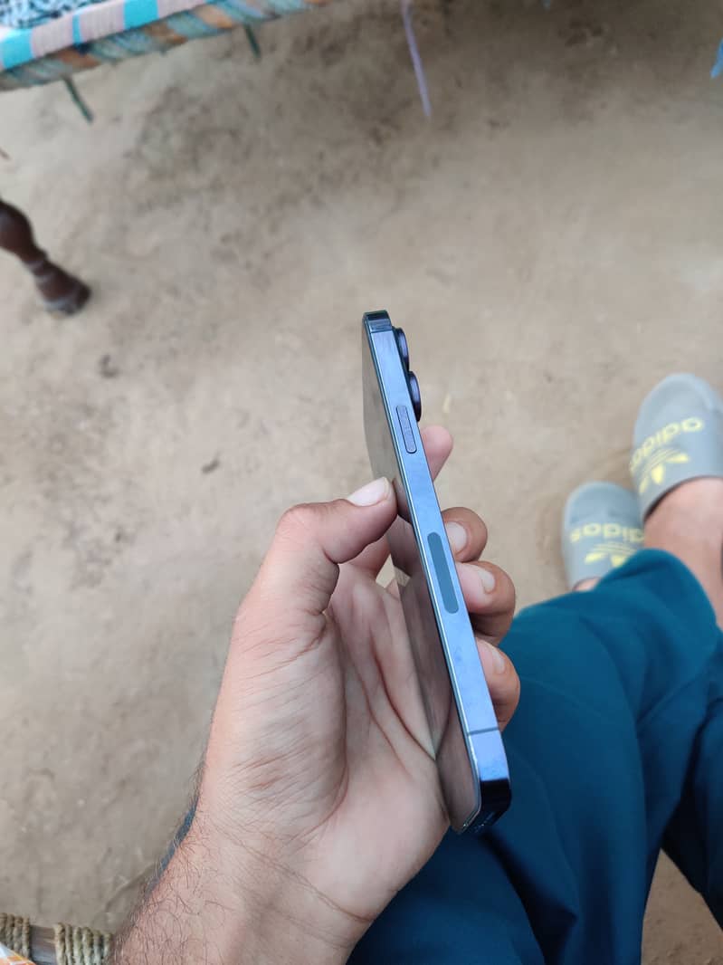 Apple iPhone 14 Pro Max 3