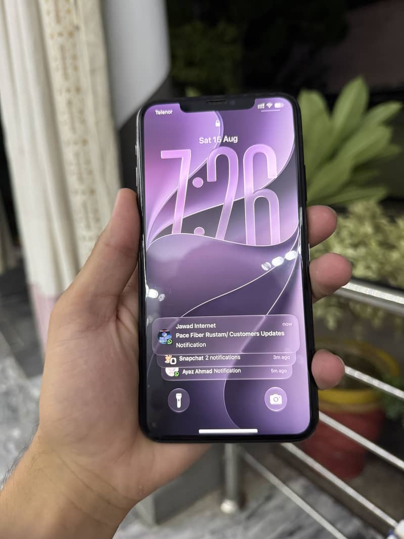 Apple iPhone 11 Pro Max 0