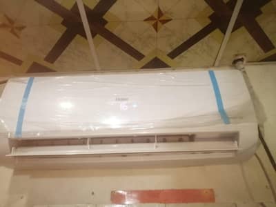 Haier Ac DC inverter 1.5 ton model 19HFC only 1 month use