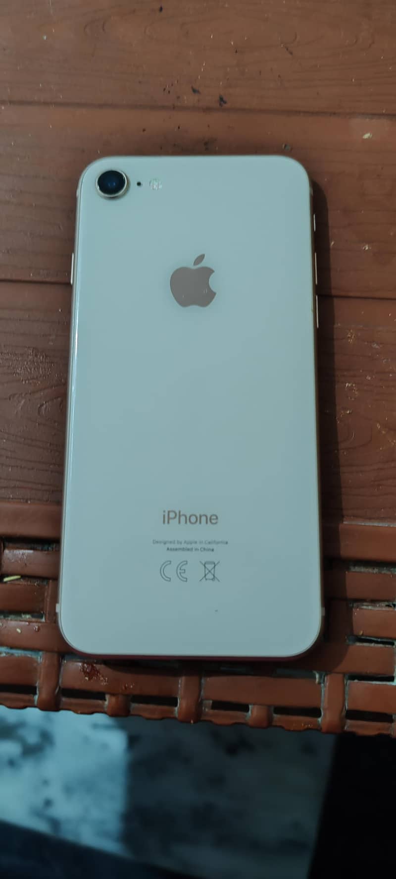 Apple iPhone 8 3