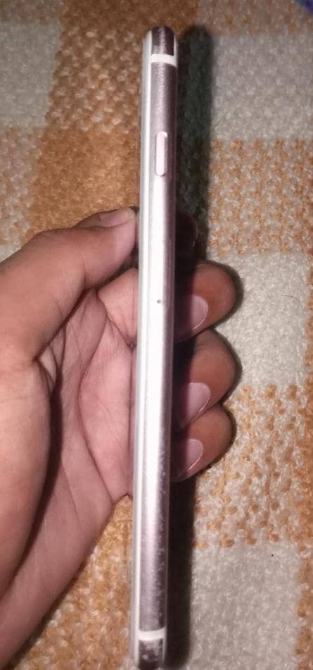 Apple iPhone 6S Plus 2