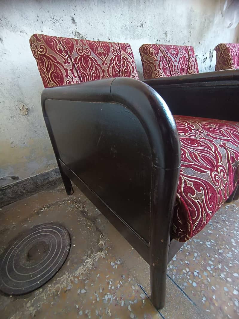 sofa set with table 3