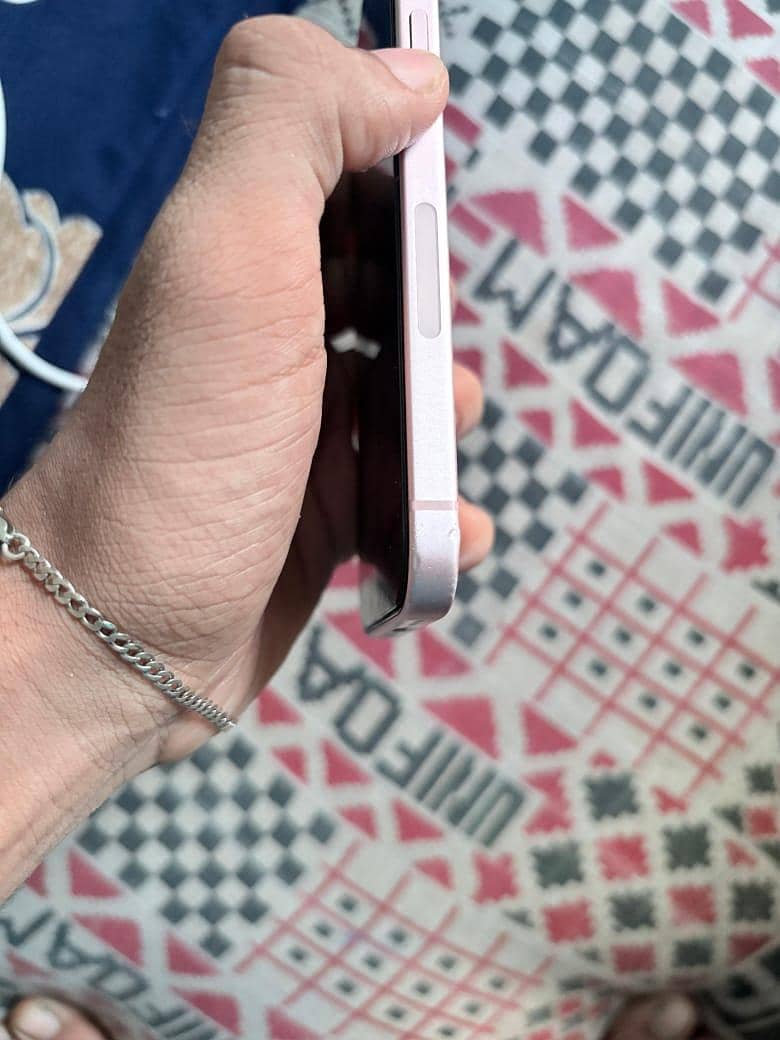 Apple iPhone 15 5