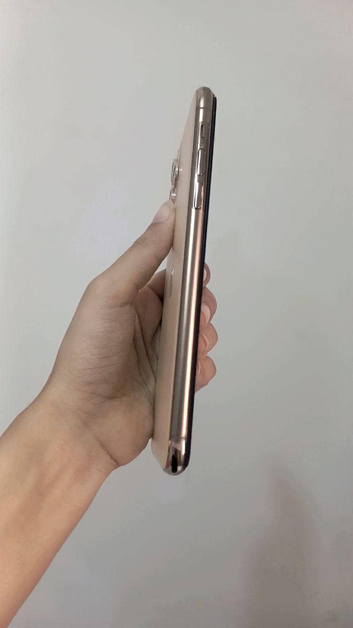 Apple iPhone 11 Pro Max 1