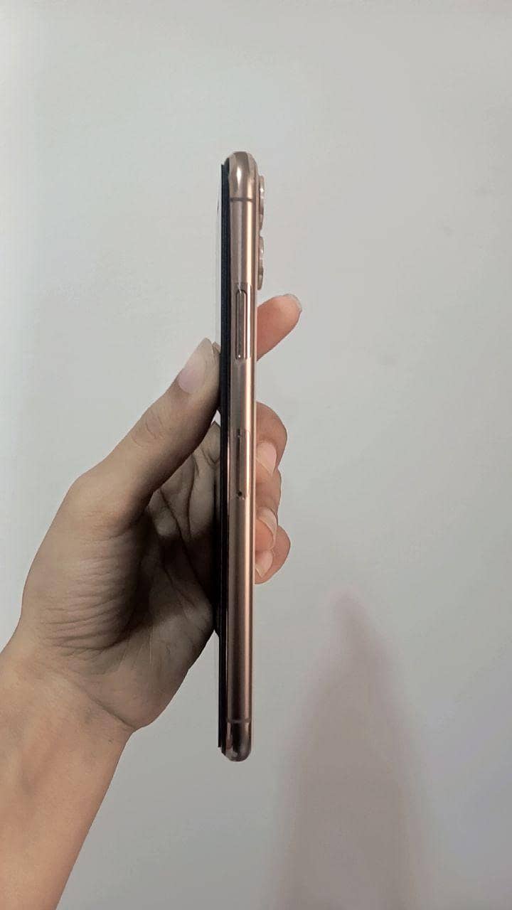 Apple iPhone 11 Pro Max 3
