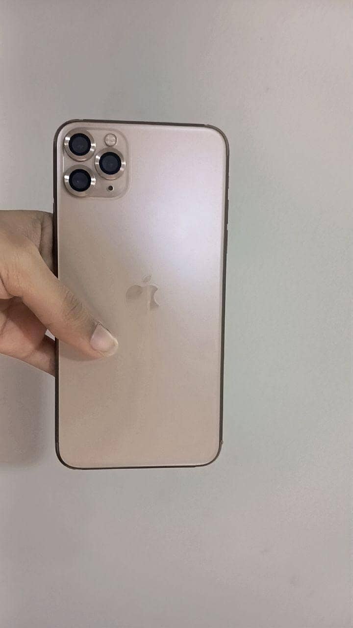 Apple iPhone 11 Pro Max 4