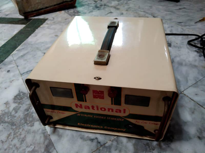 Stabilizer 2000 watts 1