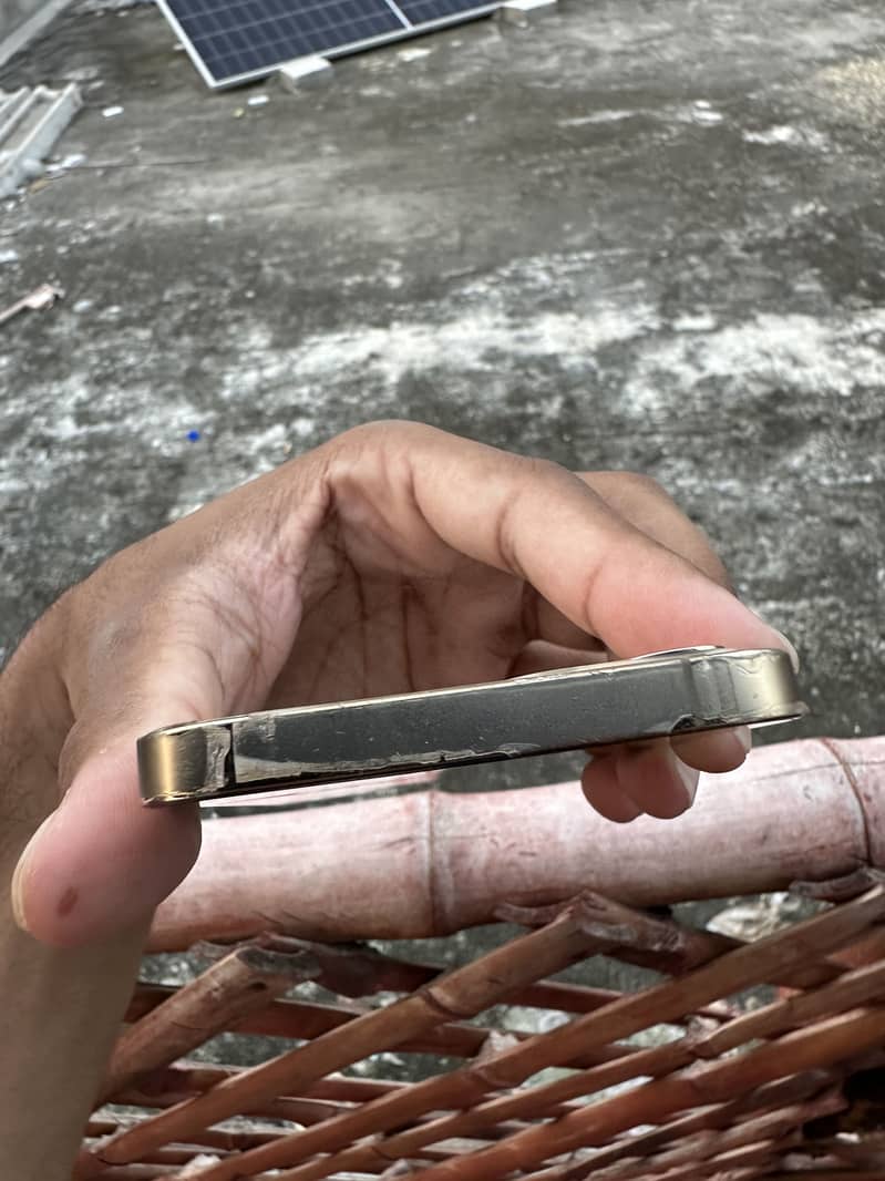 Apple iPhone 12 pro 0