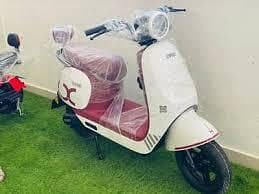 evee LX brand new with side wheels
