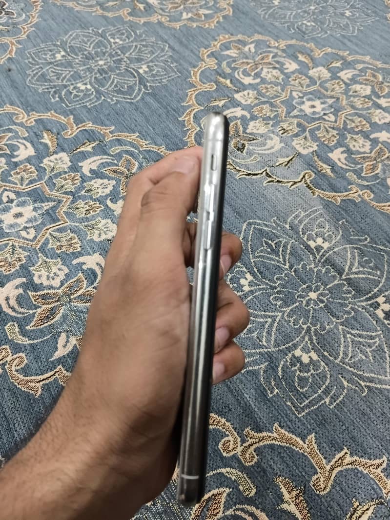 Apple iPhone X 2