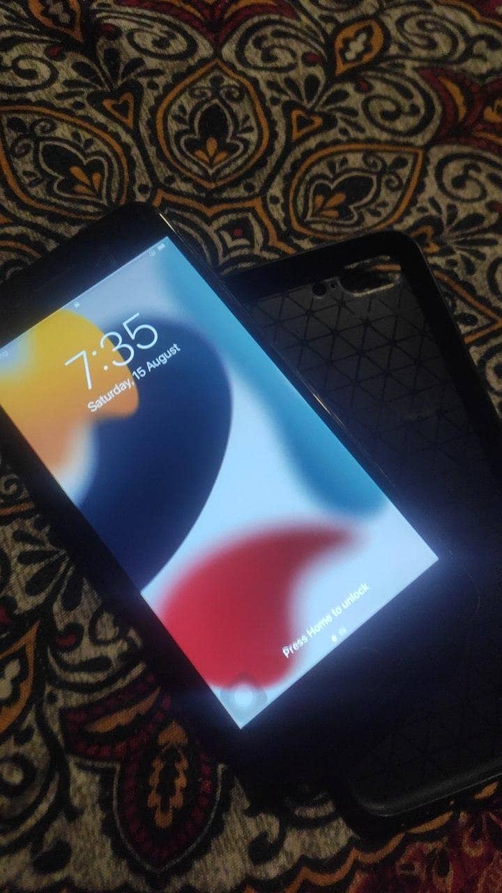 Apple iPhone 7 Plus 1
