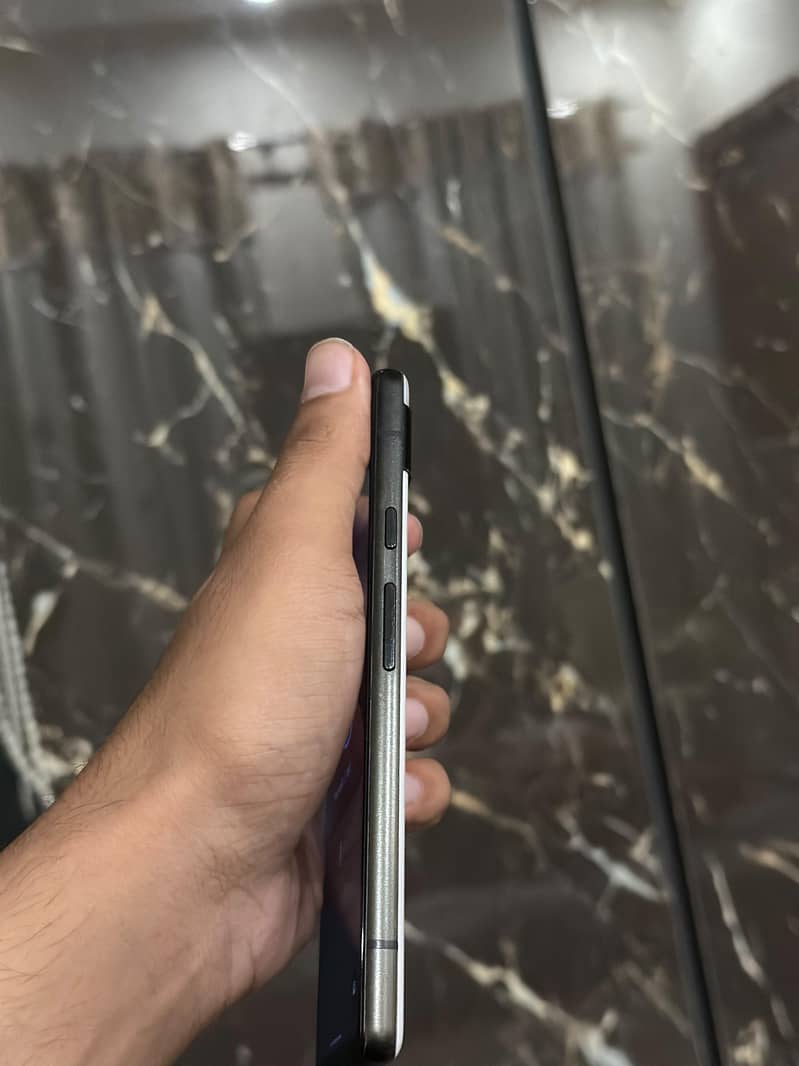 Google Pixel 6 4