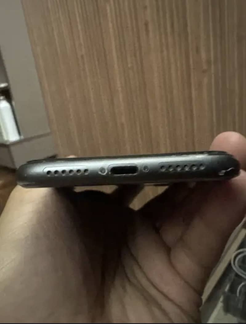 Apple iPhone 11 0